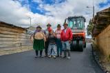 Avanzan las obras de asfaltado en Ingapirca- Honorato Vázquez del cantón Cañar.