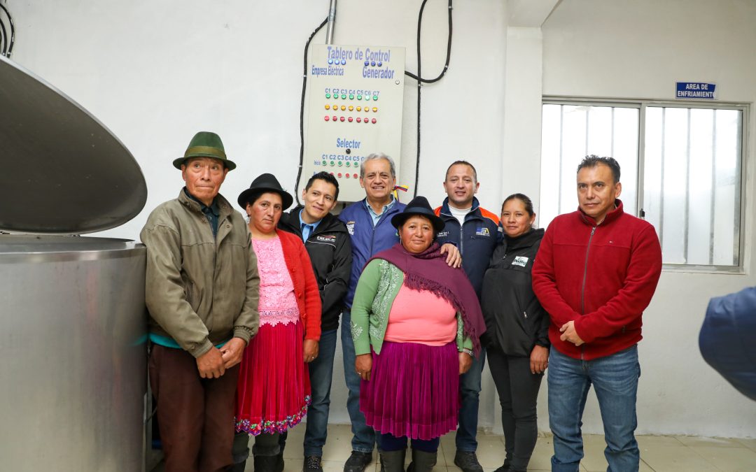 Quinientas familias de la comunidad de Queseras se benefician con proyecto de electrificación para planta procesadora de lácteos 