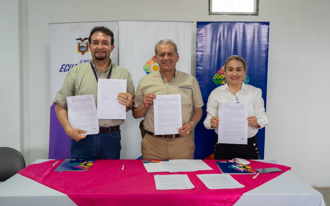 Firmamos importantes convenios con el MIES a través del Centro de Gestión y Desarrollo Social