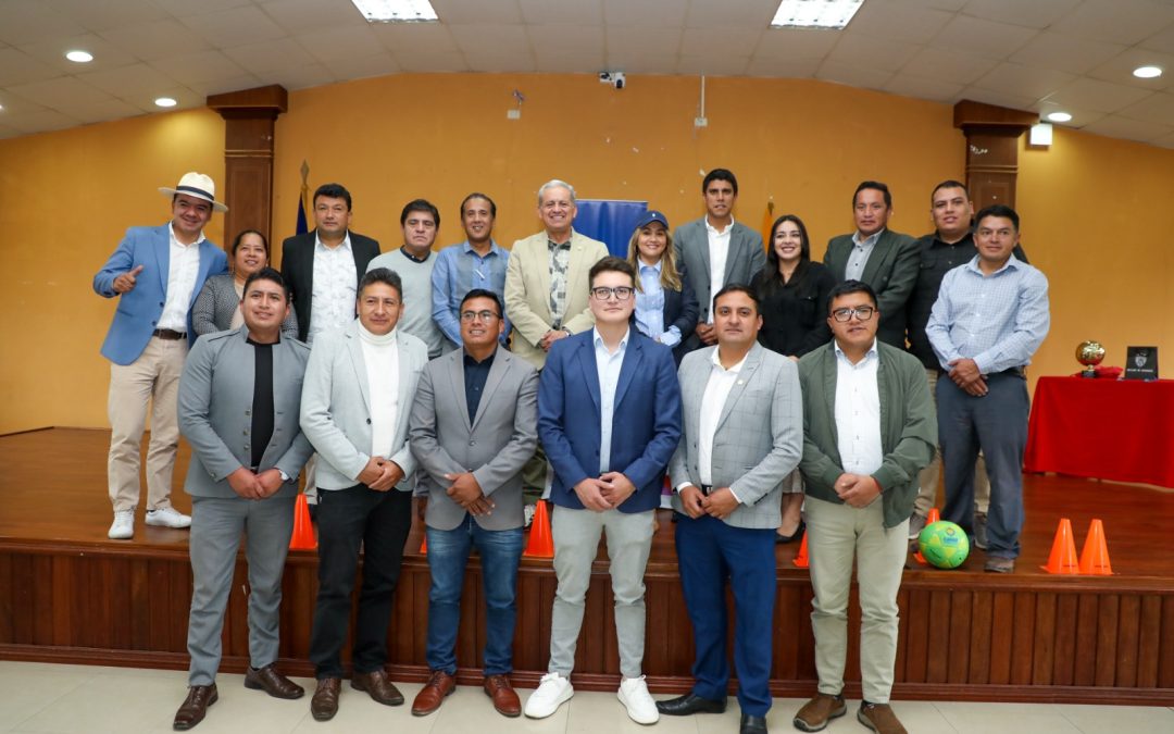 Firmamos convenios para continuar con el proyecto denominado “Fomento al deporte en niños, niñas y adolescentes escuelas de fútbol Provincia del Cañar”.