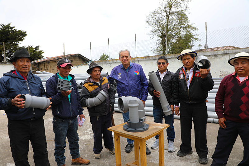 Entregamos materiales para mejorar parte del sistema de riego Huallicanga