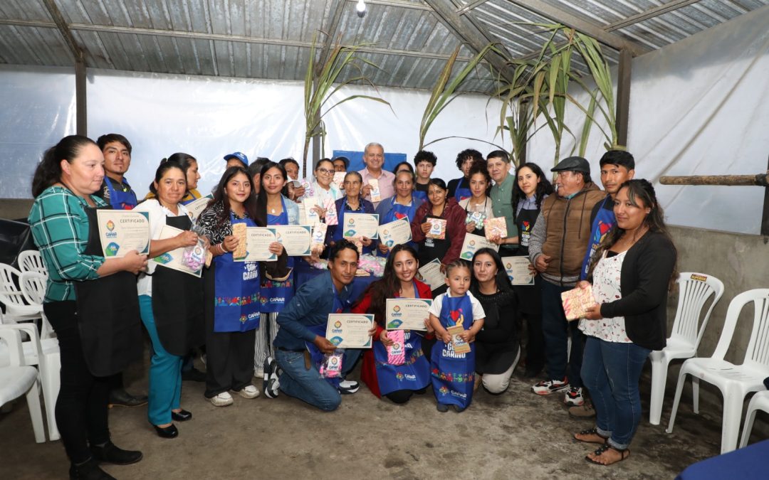 Habitantes de Javín se capacitan en elaboración de alfeñiques